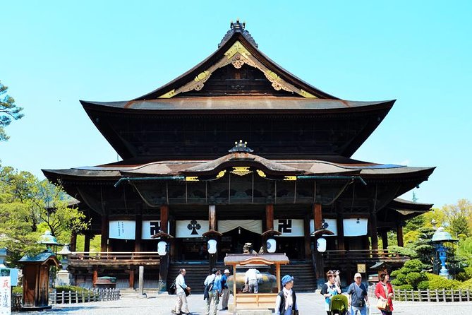 1-Day Snow Monkeys, Zenko-ji Temple & Sake in Nagano - Why the snow monkeys are worth the effort
