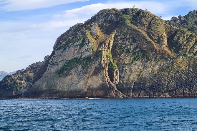"2 bays, mornings, afternoons, sunset with a glass of cava - What the boat is like at sea