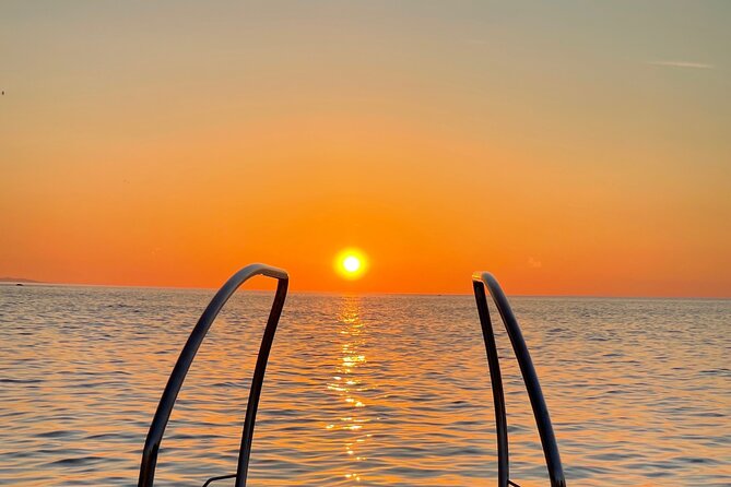 "2 bays, mornings, afternoons, sunset with a glass of cava - Choosing between morning, afternoon, and sunset