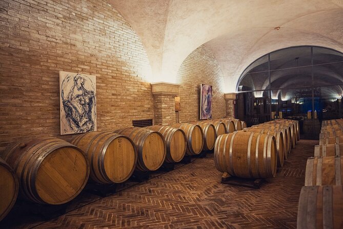 2 Hours Visit and Wine Tasting with tastings in Val D'Orcia - Six wines, from white to SuperTuscan