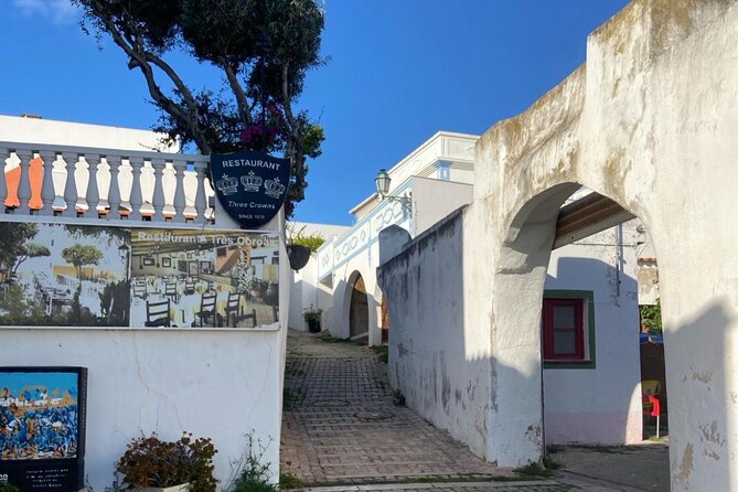 Albufeira History Walking Tour with Wine and Tapas - Physical effort, timing, and group size
