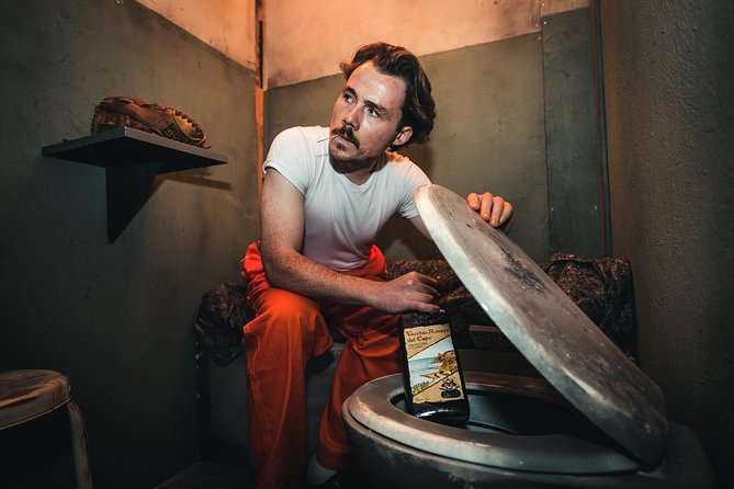 Alcotraz Prison Cocktail Experience in London - Smuggling your bottle and choosing the right spirit