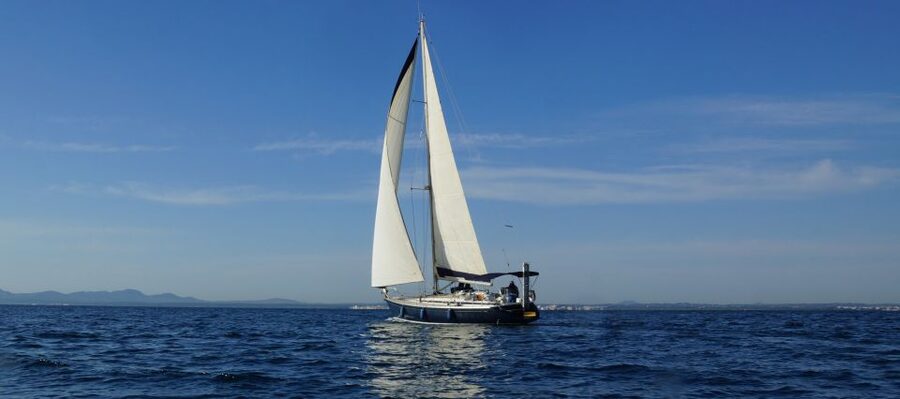 Alcudia: Sailing Yacht Excursion with Wine & Tapas - Two Hours at Cala en Gossalba