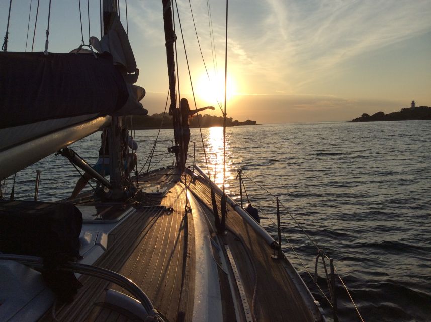 Alcudia: Sailing Yacht Excursion with Wine & Tapas - Sailing Time Depends on the Wind