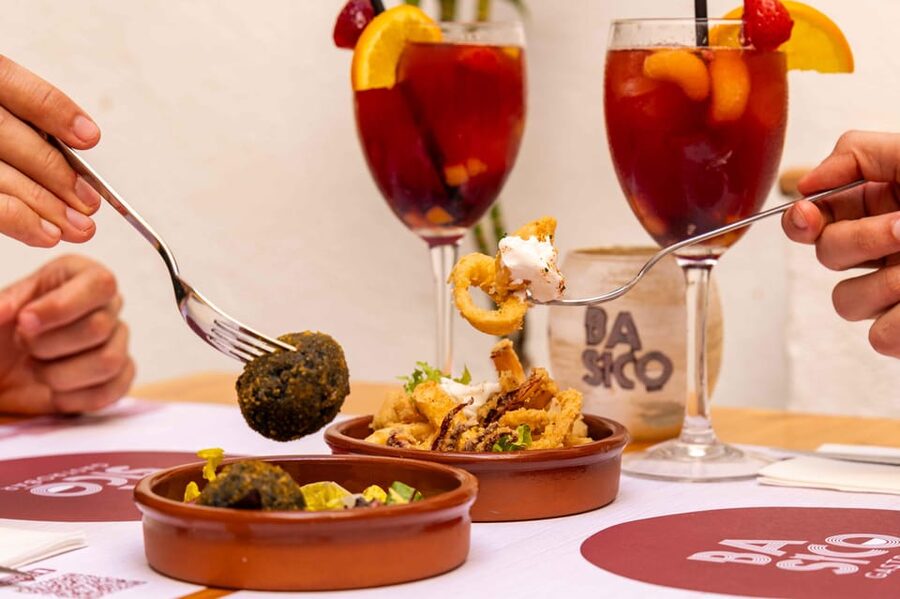 Alcudia: Self-Guided Gourmet Tapas and Wine Tour - Key points at a glance