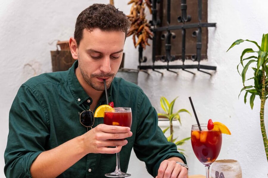 Alcudia: Self-Guided Gourmet Tapas and Wine Tour - Who should book this Alcudia tapas tour