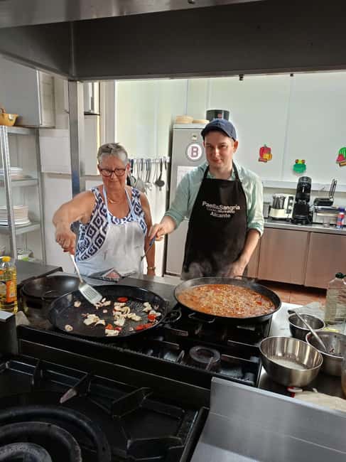 Alicante: Paella & Sangria Class with Tapas and Market Visit - A real restaurant, not a staged classroom
