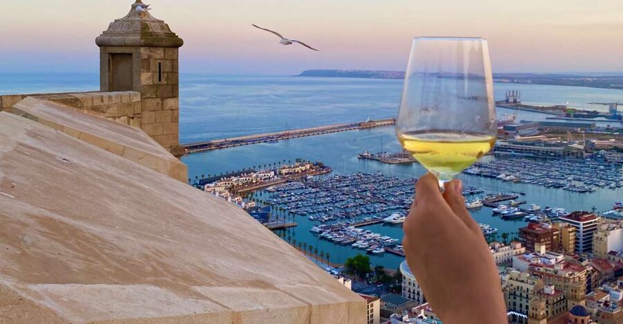 Alicante: Santa Bárbara Castle Wine Tasting & Tapas - Why this castle makes a wine tasting better