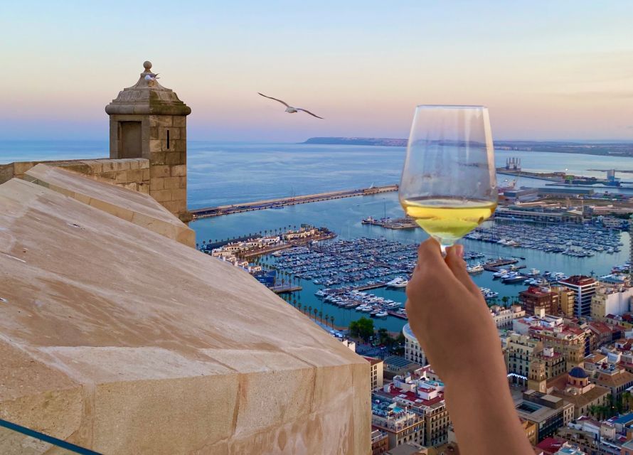 Alicante: Santa Bárbara Castle Wine Tasting & Tapas - Getting to Santa Catalina Tower without losing time