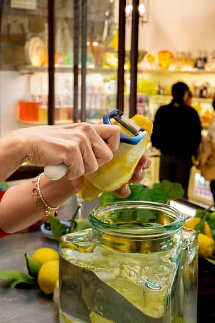 Amalfi: Limoncello Factory Visit with Instructor and Tasting - Tasting several limoncello flavors