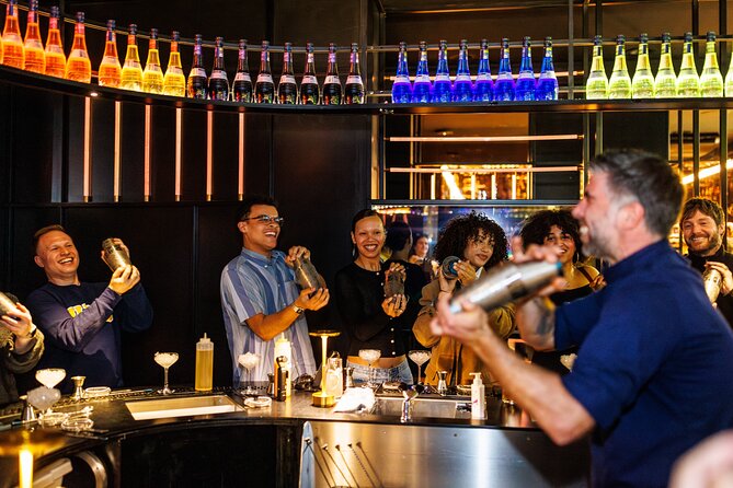 Amsterdam: Bols Cocktail Experience and Cocktail Workshop - A 450-year story told through scent and sound