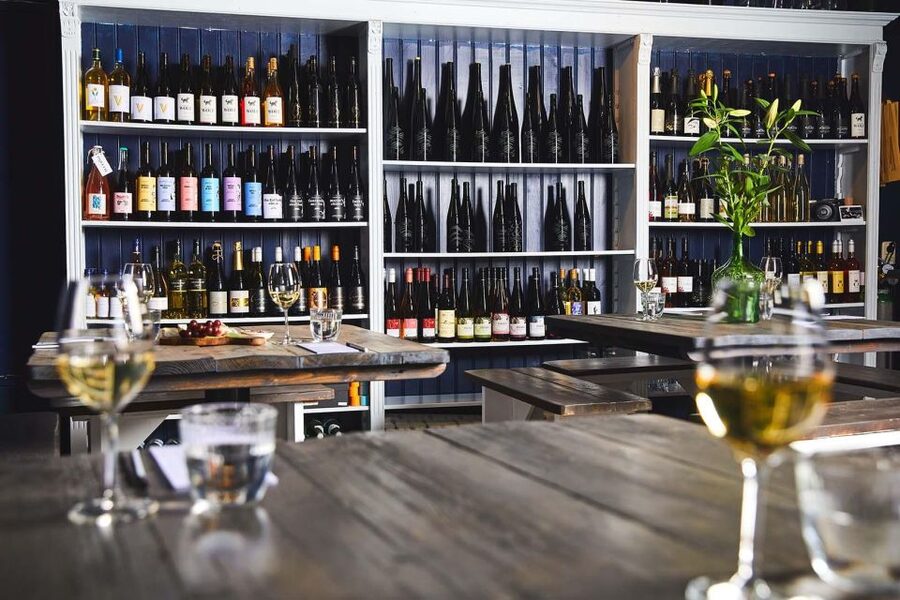 Amsterdam: Dutch Wine Tasting with Sommelier - Five wines, four styles, and a useful tasting lesson