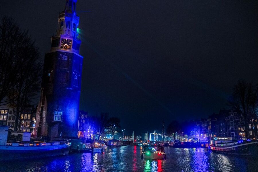 Amsterdam: Evening Candle Light Cruise With Wine & Cheese - Who Should Book This Cruise?