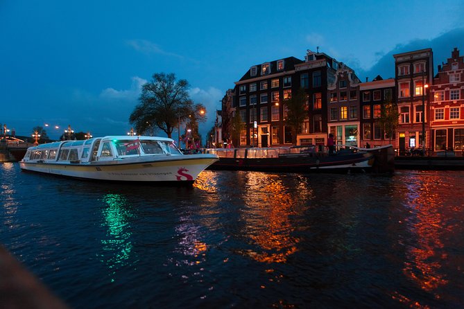 Amsterdam Evening Cocktail Cruise with snacks - What the 75-Minute Route Shows You