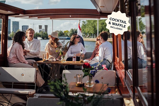 Amsterdam: Luxury Saloon Boat Cruise with Cocktails & Waffle - Why this short cruise works well in Amsterdam
