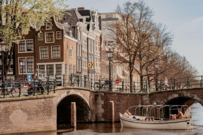 Private Romantic Canal Cruise w. Prosecco/Snacks