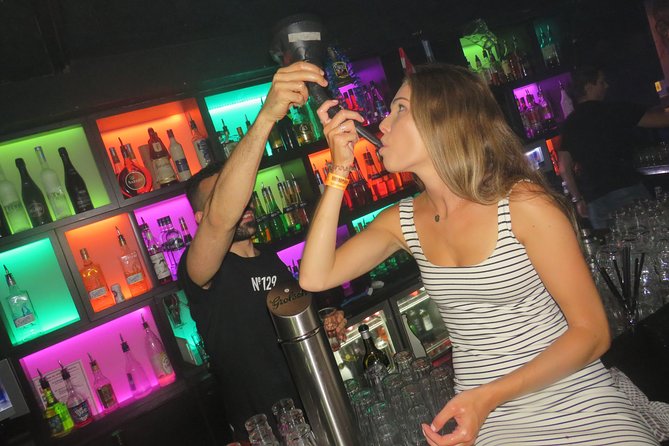 Amsterdam Red Light District Pub Crawl - The free shots and the real value of the price