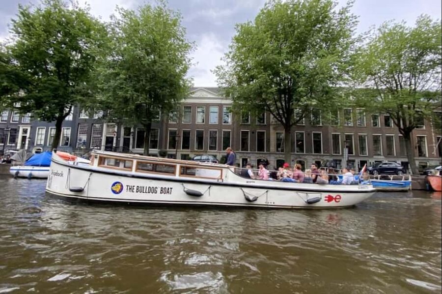 Amsterdam: The Bulldog Boat Smoke and Booze Cruise - What the Bulldog Boat experience is really like