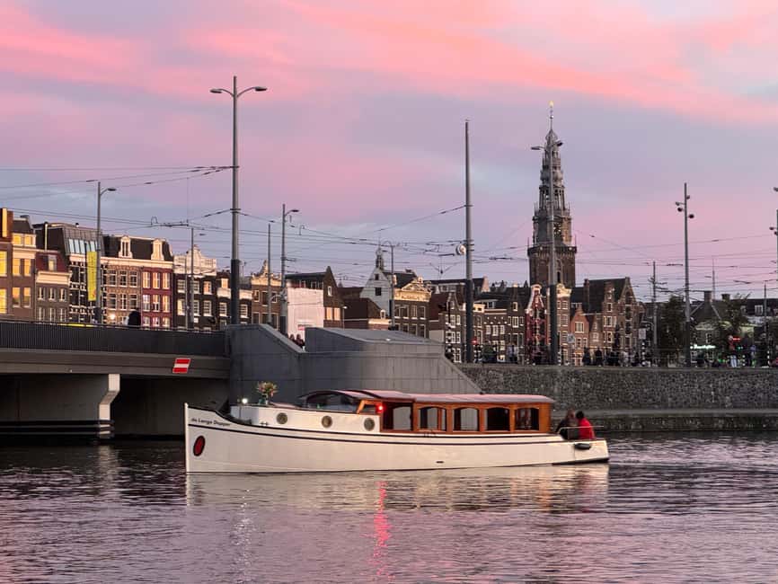 Amsterdam: The Bulldog Boat Smoke and Booze Cruise - The guides shape the hour