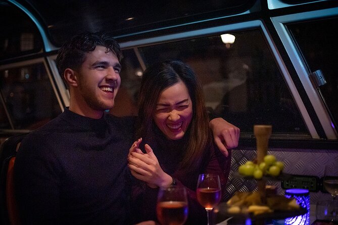 Amsterdam Wine and Cheese Guided Evening Cruise - How much commentary should you expect?