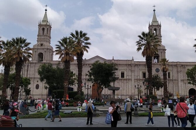 Arequipa Tasting Tour - Plaza de Armas, the city’s main classroom