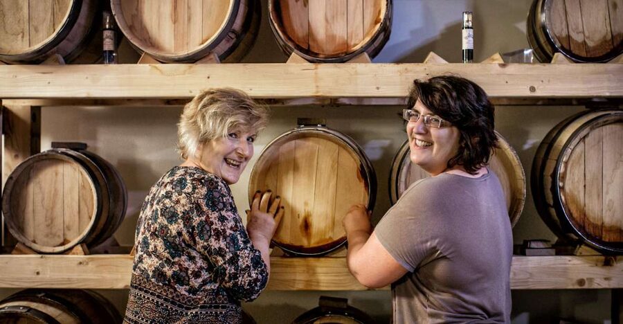 Assisi: Organic Balsamic Vinegar, Olive Oil & Wine Tour - Seeing wine, vinegar, and olive oil made