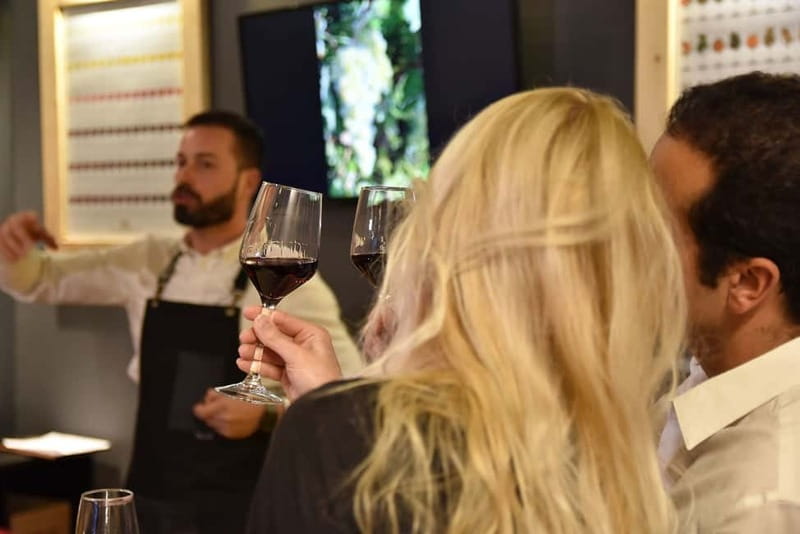 Athens: Acropolis Wine Tasting with Cheese and Olives - A guide-led session for beginners and wine fans