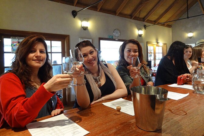 Award-Winning Hunter Valley Wine & Cheese Tour from Sydney - Pokolbin lunch beside the lake