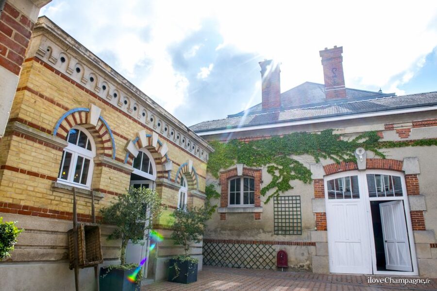 Aÿ-Champagne: Champagne House Tour and Tasting Class - A family Champagne house in Mareuil-sur-Aÿ