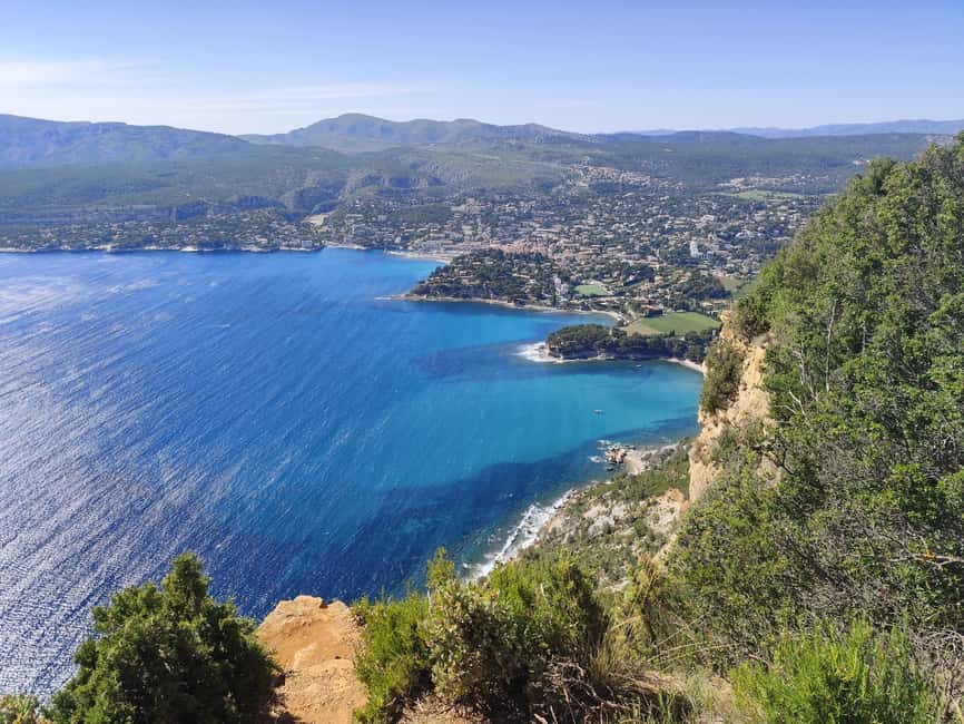 Bandol and Cassis: Full Day Wine Tour from Marseille - Meeting the guide in Marseille
