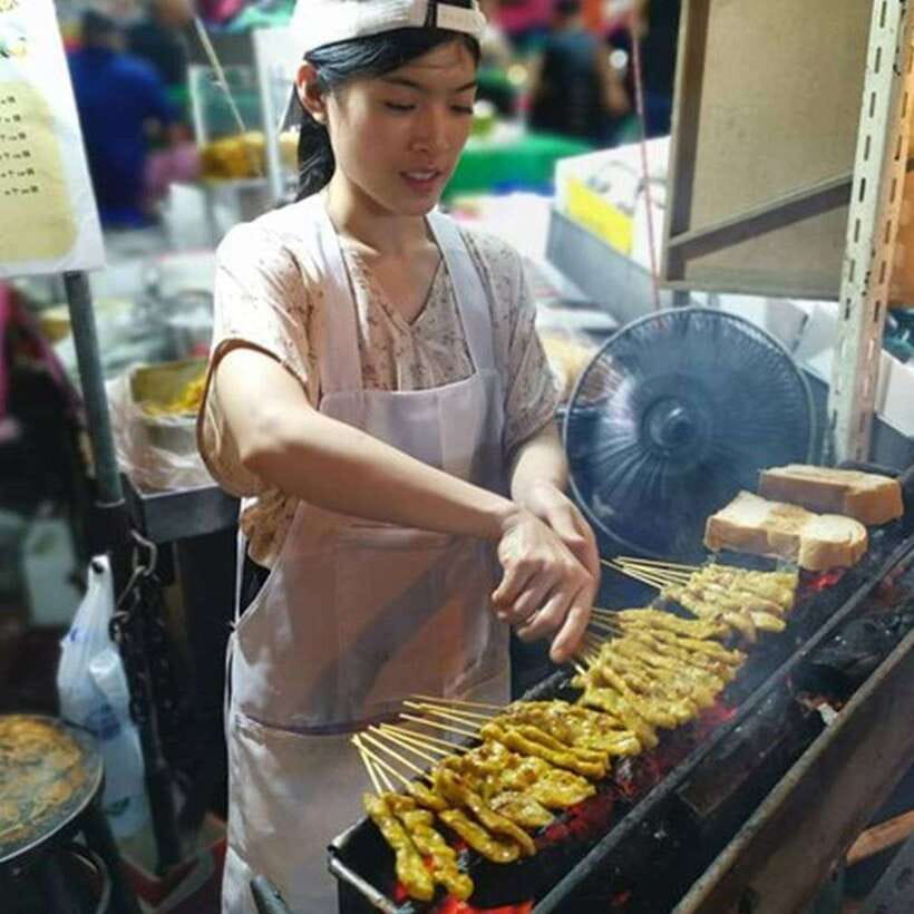 Bangkok: Street Food Tasting Tour at Night - Who should book this Chinatown food walk?