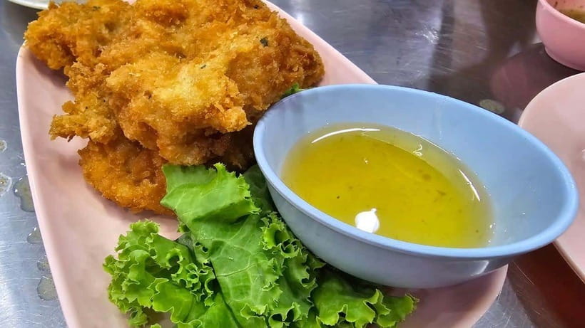 Bangkok: Street Food Tasting Tour at Night - Six stops, six small windows into Chinatown food