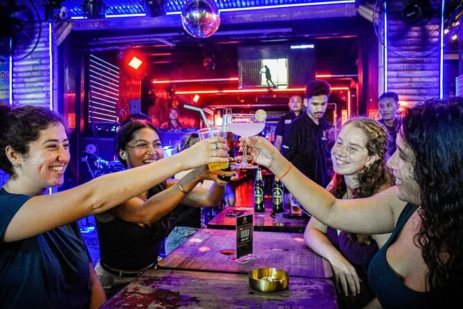 Bangkok Tuk Tuk Night Tour with food & drinks in Siam & Silom - The tuk tuk question matters