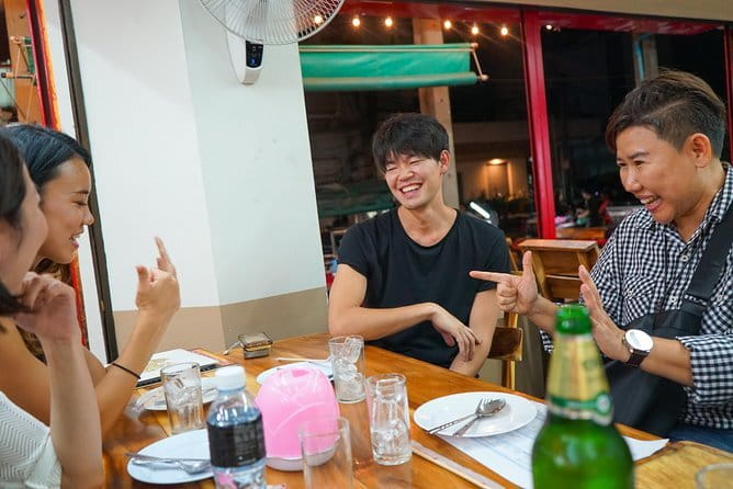 Bangkok Tuk Tuk Night Tour with food & drinks in Siam & Silom - Siam starts with an open-air Thai meal