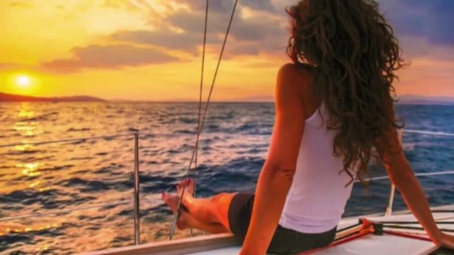 Barbate: Sunset Cruise with Glass of Cava - The lighthouse, watchtower, and cliff path