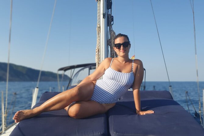 Barcelona 2-hour Private Boat Tour with Cava and snacks - Sunset timing and flexible departures