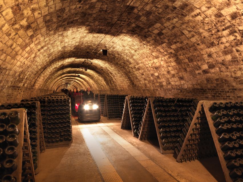 Barcelona: Casa Codorníu Guided Tour with Cava Tastings - Starting inside the Cathedral of Cava