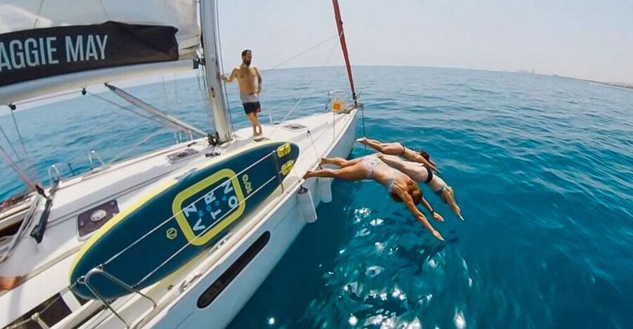 Barcelona: Coastline Boat Trip with Snacks and Cava - Who will enjoy this boat trip most