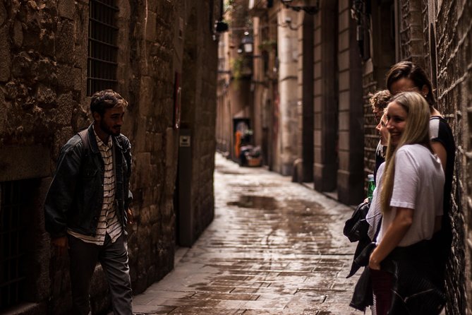 Barcelona Food Tour: Tapas, Paella, Sangria & 8+ Local Tastings - Paella and sangria near Barceloneta