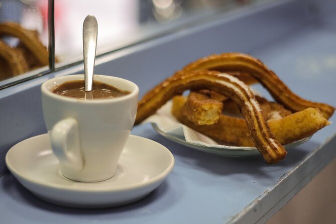 Barcelona Food Tour: Tapas, Paella, Sangria & 8+ Local Tastings - The guides are a major part of the experience