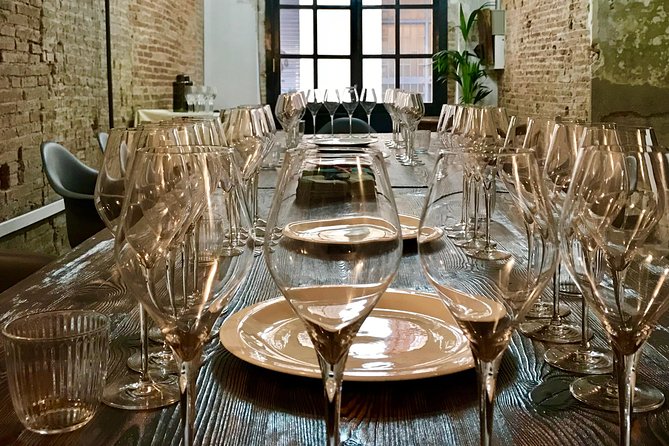 Barcelona Fun Wine Tasting with a Sommelier - Cheese, cured meats, and crackers that make sense with wine