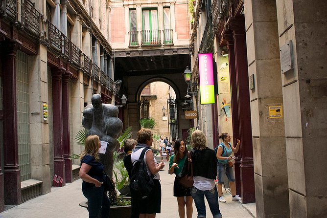 Barcelona Gothic Quarter's Deepest Secrets & Sangria - Starting at Plaça de Catalunya and walking down La Rambla