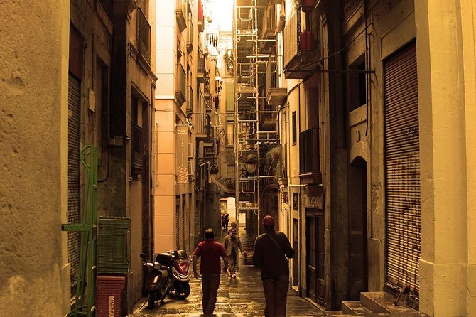 Barcelona Gothic Quarter's Deepest Secrets & Sangria - Entering the Gothic Quarter through its older layers