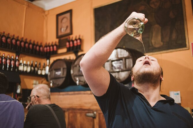 Barcelona Gothic Quarter Tapas & Taverns Food & Wine Tour - How the guides shape the evening