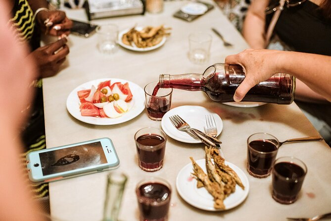 Barcelona Gothic Quarter Tapas & Taverns Food & Wine Tour - Who should book this tour