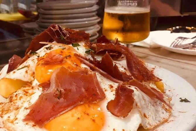 Barcelona Gothic Quarter VIP Tapas & Wine Tour - What the guides add to the evening