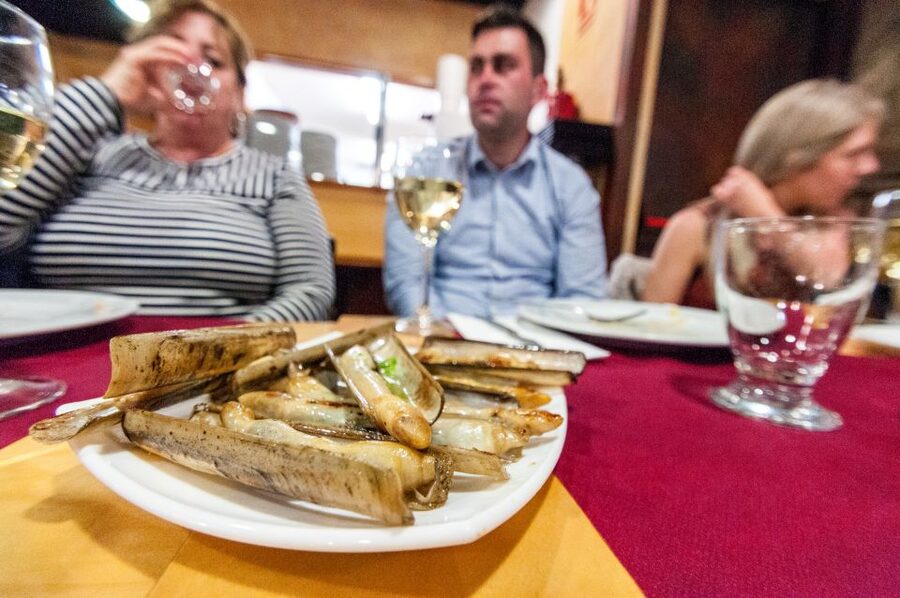 Barcelona Gourmet Food & Wine Tour with Local Expert - Why the guide can make or break this experience