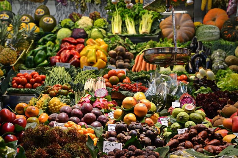 Barcelona: Markets Tour With Food and Wine Tasting Upgrade - La Boquería: start with olives and market sense