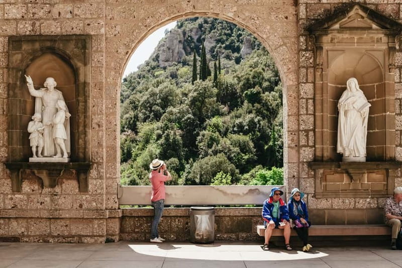 Barcelona: Montserrat, Cogwheel, Black Madonna & Winery Tour - Why Montserrat is worth the trip from Barcelona