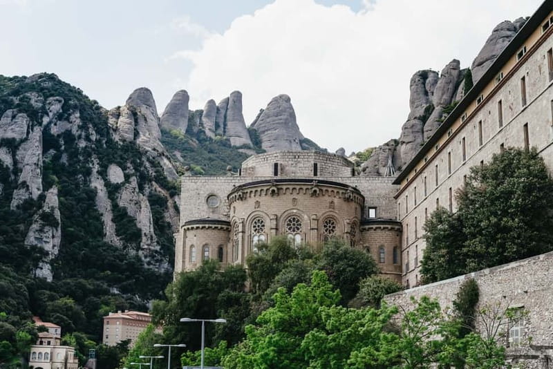 Barcelona: Montserrat, Cogwheel, Black Madonna & Winery Tour - The full-day option at Oller del Mas